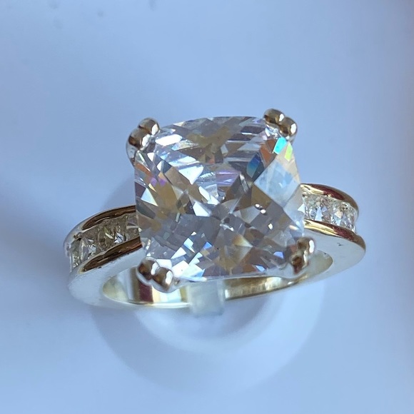 Jewelry - NWT Engagement Ring Cubic Zirconia